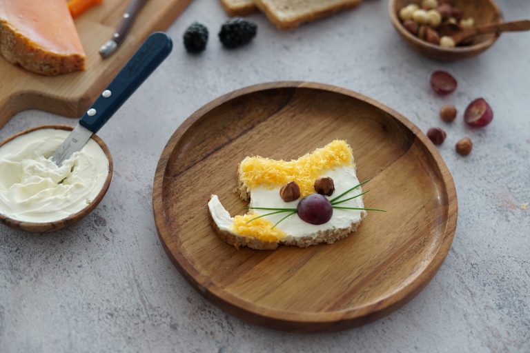 Mimolette Toast — Наггетсы с фундуком
